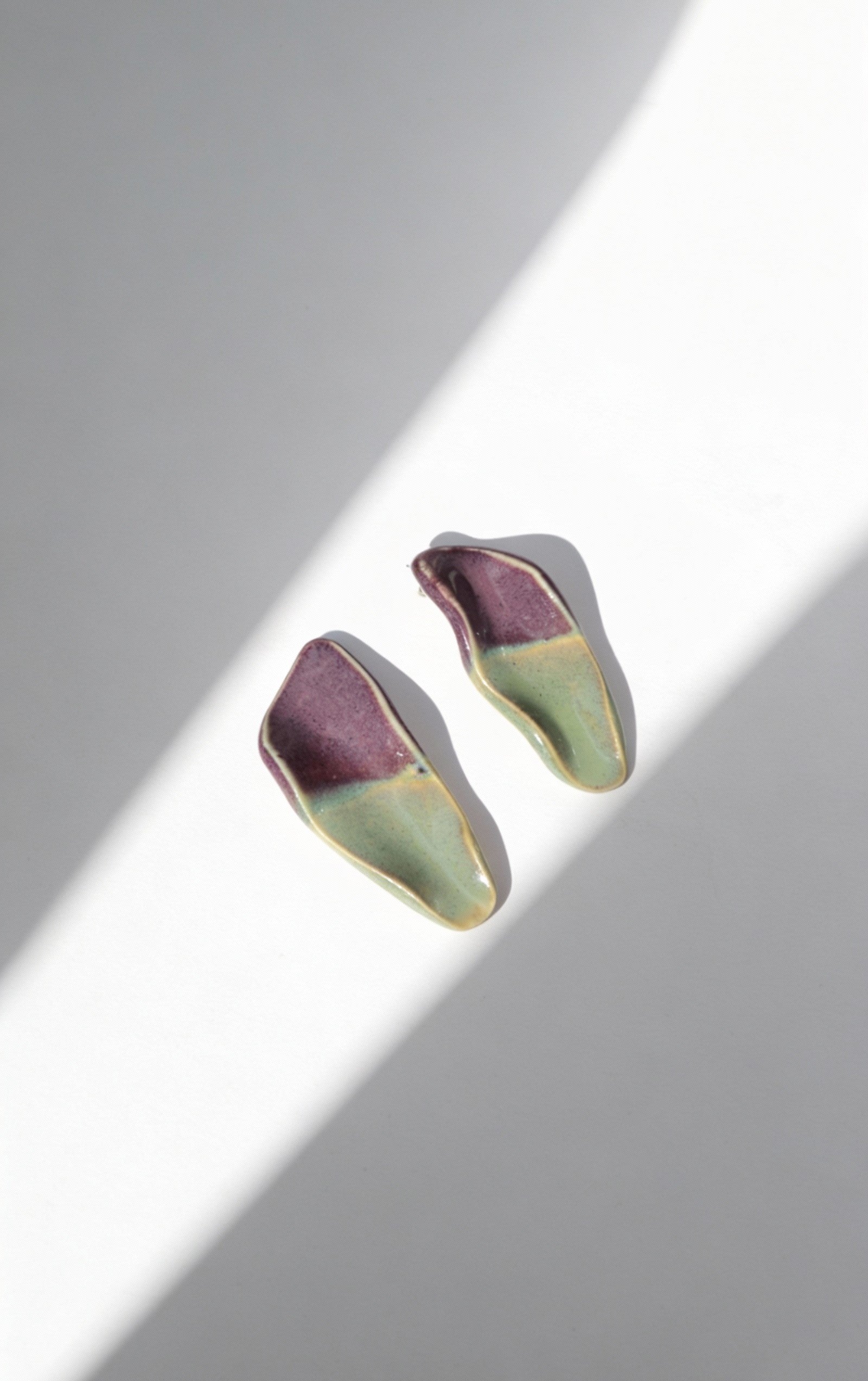 Riza ceramic luxury statement earrings in green and plum gradient
